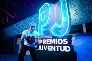 El Director de la Casa-Estudio y reportero backstage asegura que el show será tan duro como el mundo al que las aspirantes quieren entrar: “Al final del día todos sabemos que estamos en una competencia, y entenderán que el estrés es parte de la industria. Y que estoy aquí para velar porque progresen”.