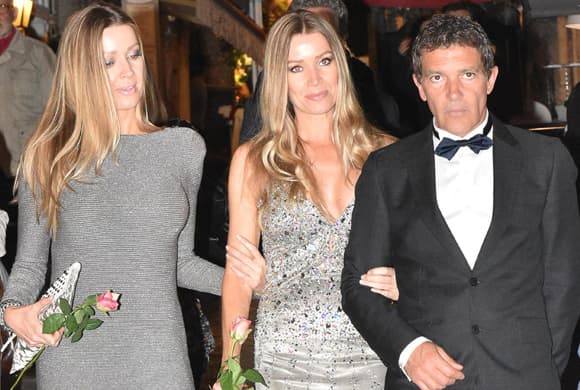 Antonio Banderas decidió tomar el riesgo de salir con su novia, ¡y su hermana gemela!