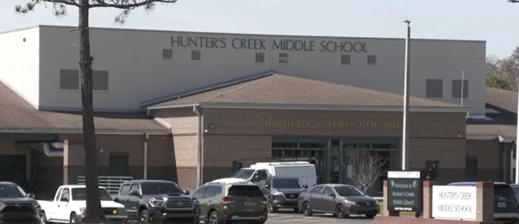 A la familia 
<b>le parecía increíble </b>que la menor, quien nunca se había salido de casa de esa manera, no hubiese llegado a la escuela.