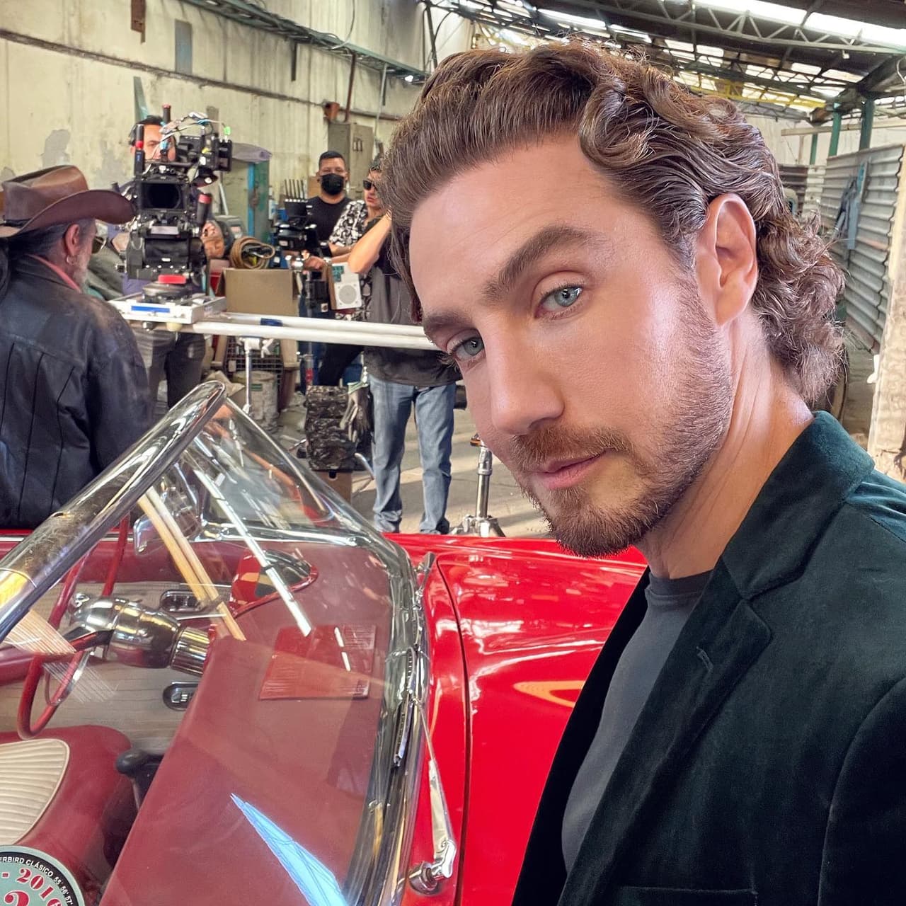 Tras el gran éxito de ‘¿Quién mató a Sara?’, Eugenio Siller se ha ganado el reconocimiento del público estadounidense. El actor asegura que la gente lo detiene en la calle para felicitarlo por su trabajo. 
<br>
