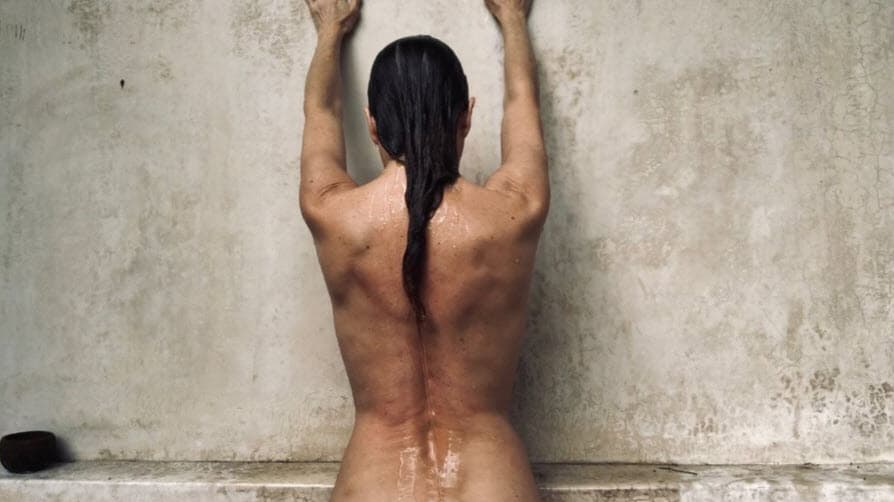 El asunto de su sexualidad tomó aún más fuerza en la opinión pública cuando el pasado fin de semana la villana de 'Cuando llega el amor', de 1989, publicó esta serie de fotos en las que aparece desnuda. En una entrevista que presentó 
<b>Hoy</b> este miércoles 13, explicó que ella se las tomó. 
<br>