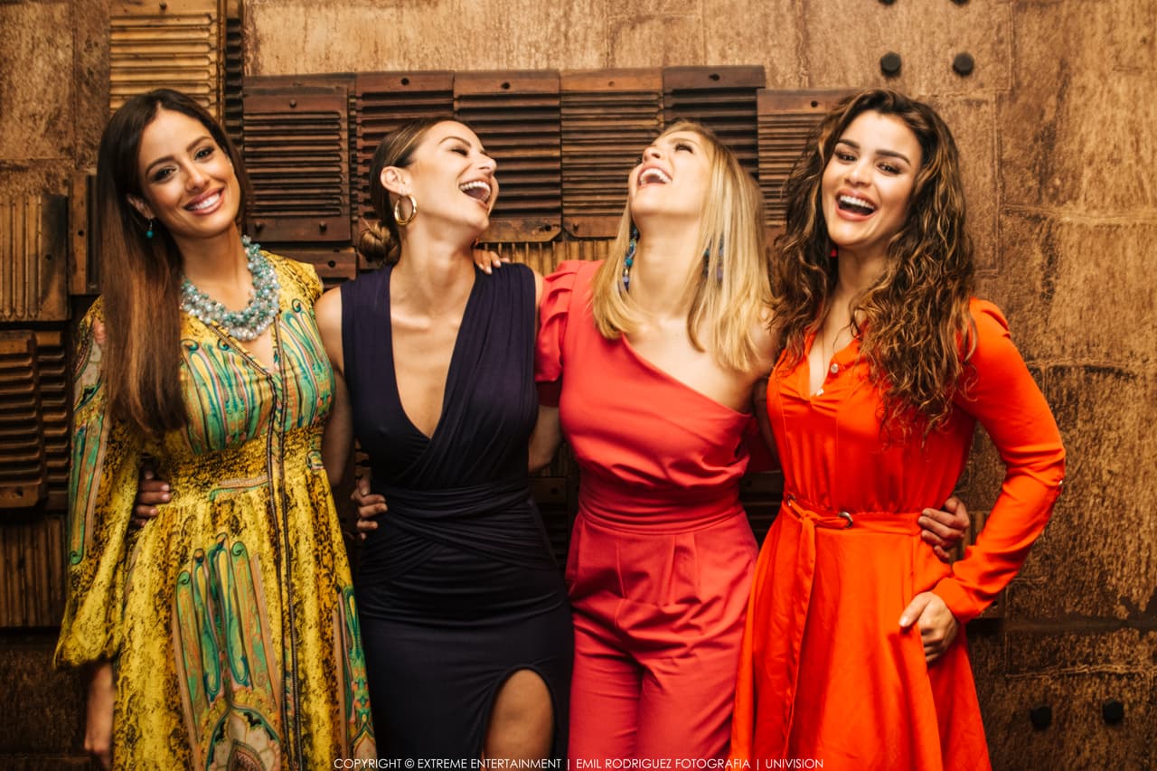 Cena de bienvenida en Saga Restaurant & Cigar Club en Santiago de los Caballeros, ciudad de origen de Clarissa Molina.