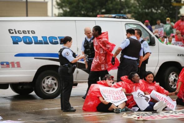Dijo que el tema del salario mínimo excede a su compañía, pues afecta a toda la "masa laboral" del país.