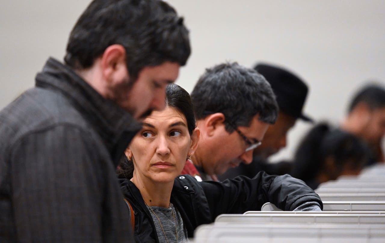 El voto anticipado en estados clave sorprende a los expertos: ¿qué revela la cifra de participación?