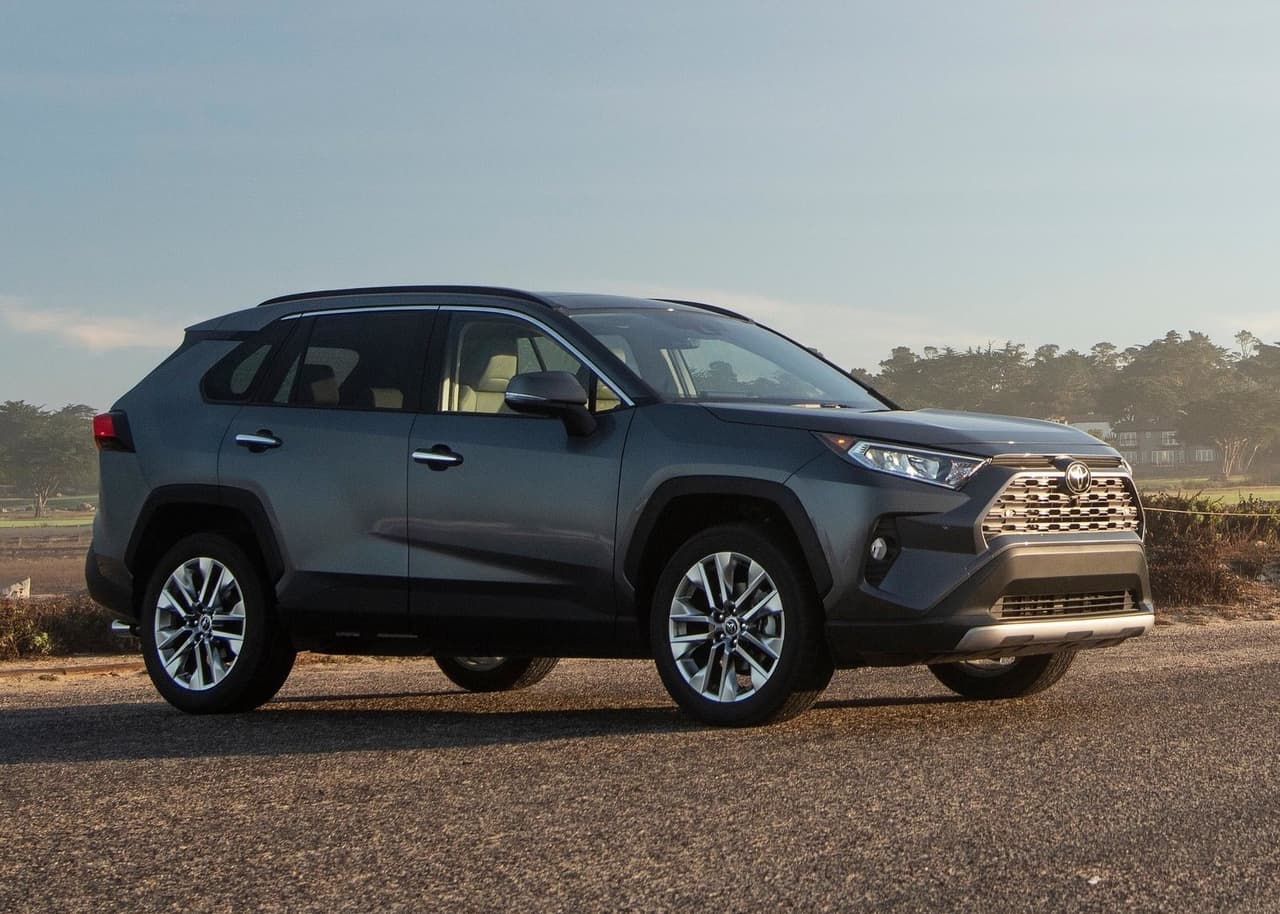 <h3 class="cms-H3-H3"><b>9. Toyota RAV4</b></h3>
<br>
<br>
<b>Porcentaje de participación en las ventas totales:</b> 1.7%