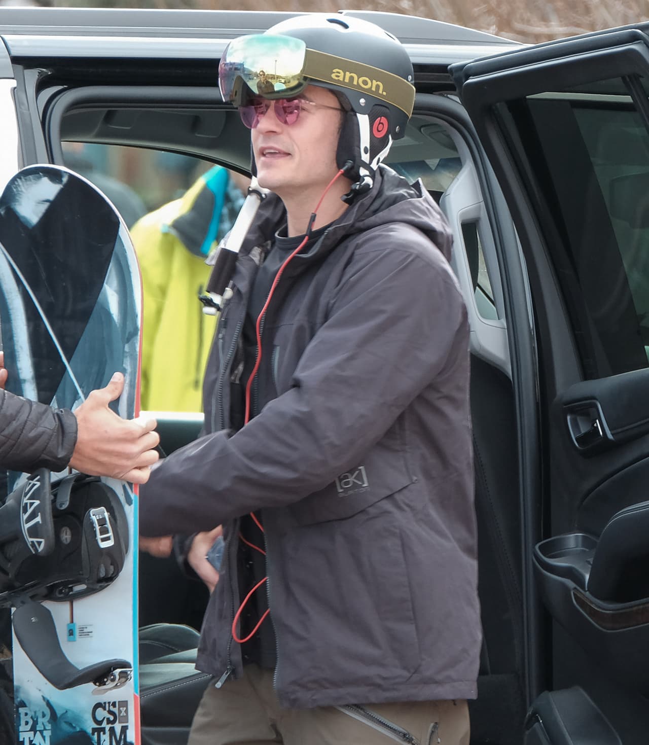 Tras destapar su romance con Katy Perry, el actor no ha tenido tiempo para él.