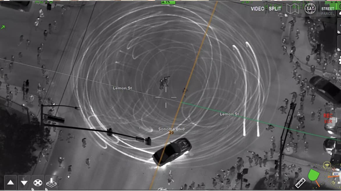 100 vehículos, persecuciones y arrestos: los ‘sideshows’ están fuera de control en Vallejo