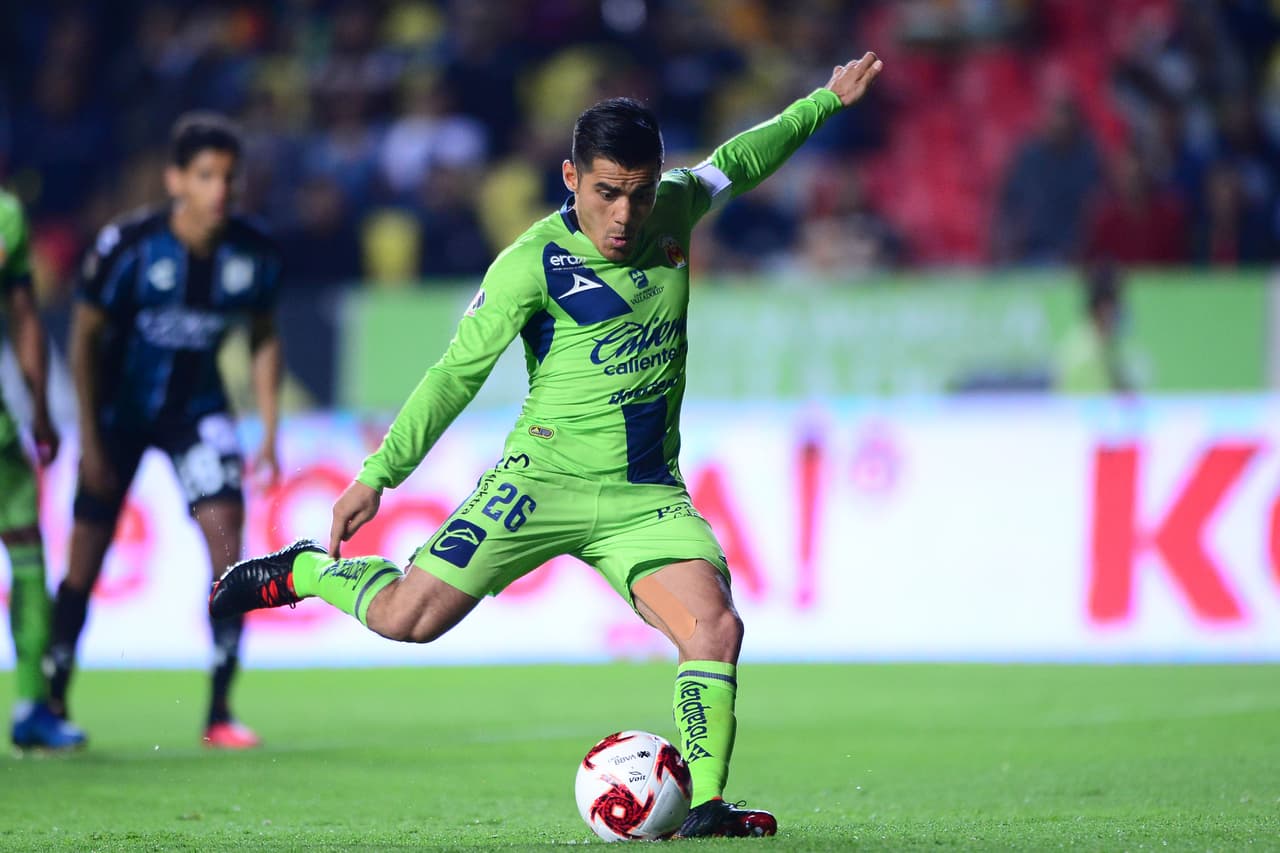 Con un doblete de Aldo rocha, gol de Martín Rodríguez, y gol del Shaggy Martínez, Morelia golea y deja claro el mal momento que esta viviendo el Querétaro.