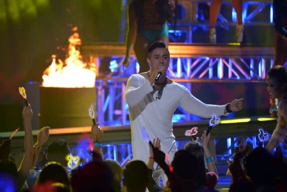 El reggaetonero cantó 'Picky'.