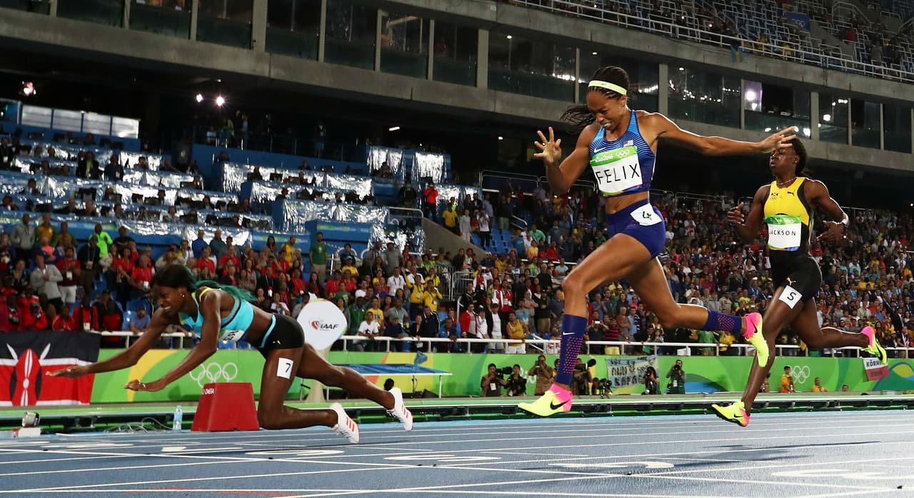 Shaunae Miller le robó el triunfo a Allyson Felix con su increíble reacción