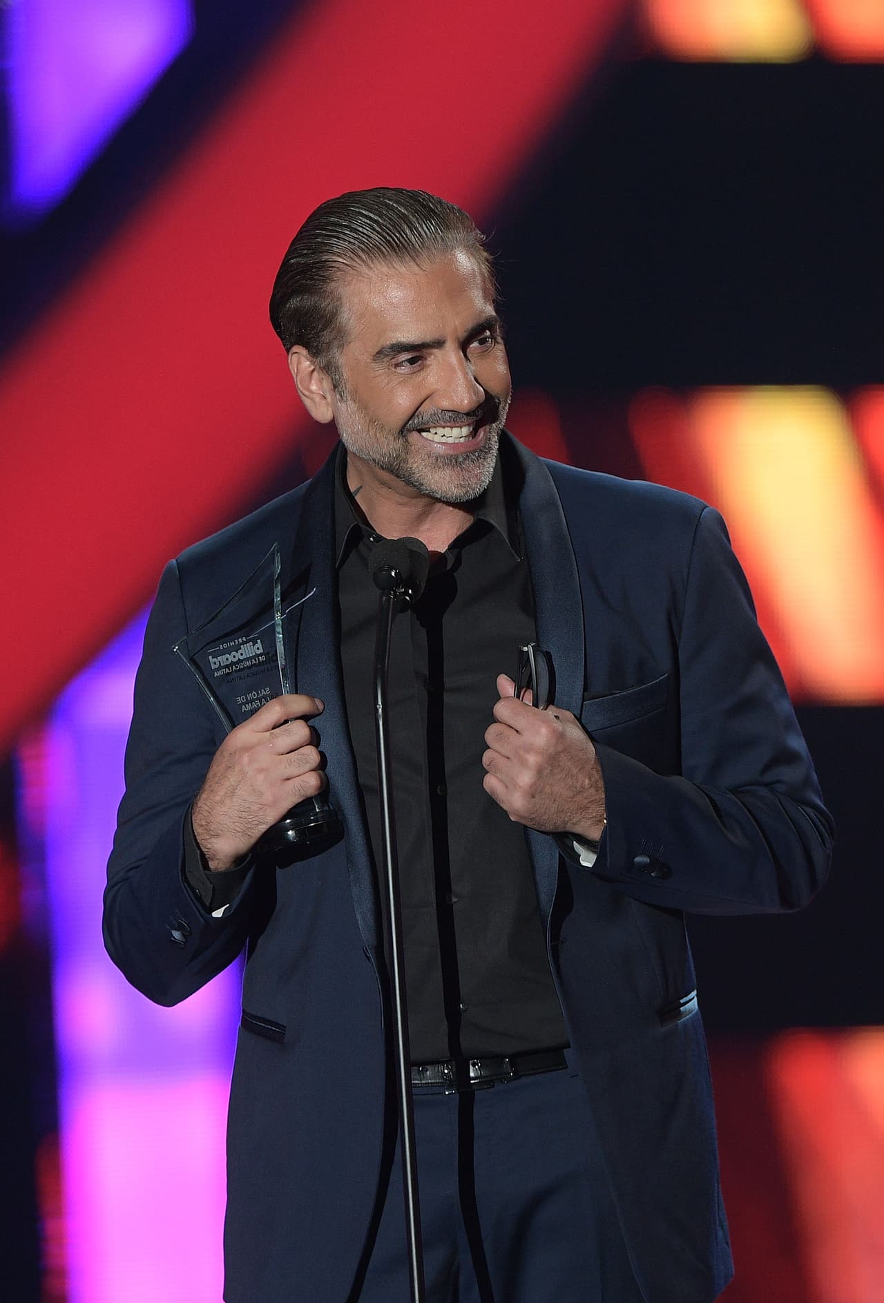 <b>Alejandro Fernández</b>, posee una sólida carrera discográfica y ha sido acreedor varios premios, entre ellos dos Grammys Latinos y dos premios Billboard.