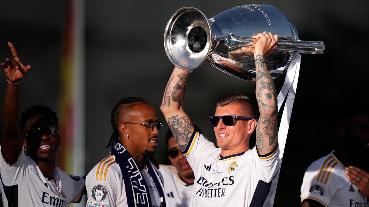 ¡Momentazo! Kroos elige a su heredero en plenos festejos del Real Madrid