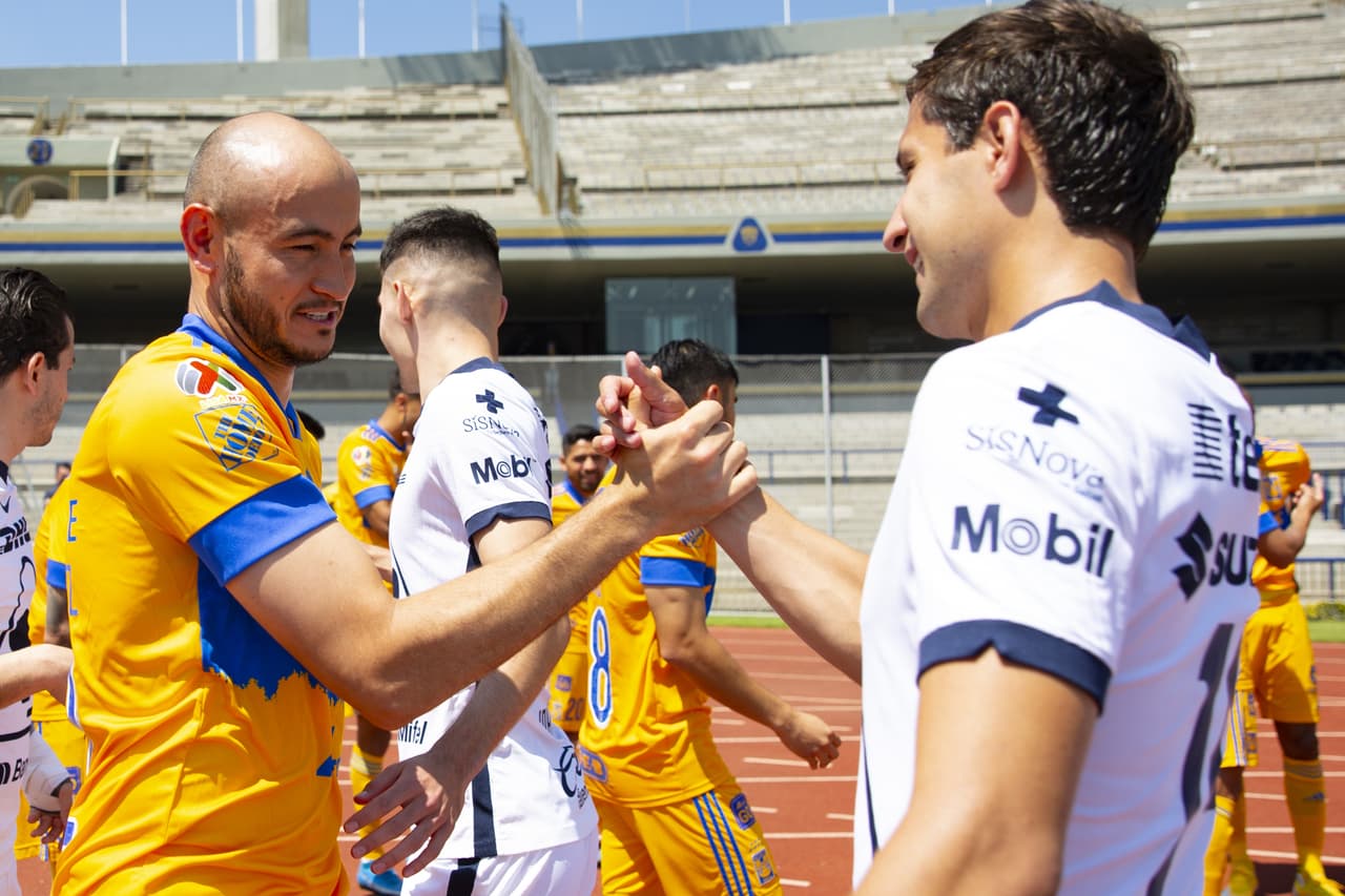 Los Tigres de la UANL y los Pumas de la UNAM no se hacen daño durante la Jornada 15 de la Liga MX. Durante el encuentro que se llevo a cabo en el Olímpico Universitario, el VAR fue el protagonista del partido, pues anuló goles para ambas escuadras y reparten puntos.