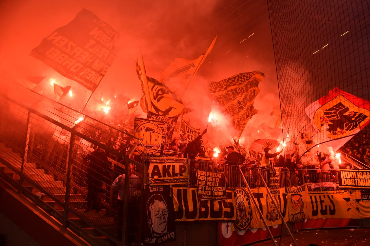 La afición del Borussia Dortmund debe estar en un Top 5 de las mejores aficiones del mundo, la entrega y la pasión no se discute.