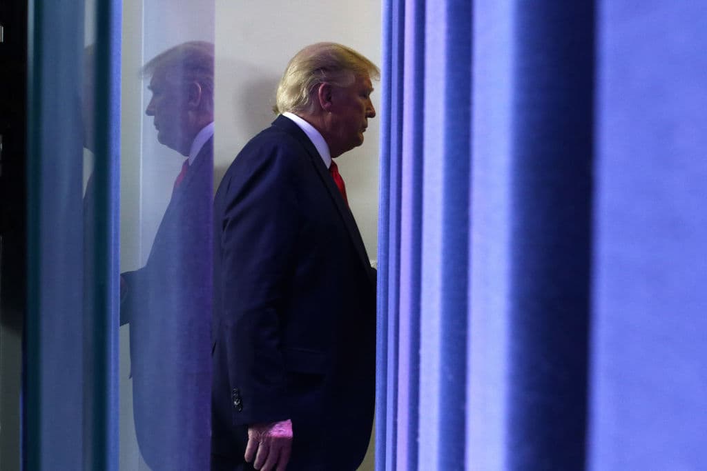 En momentos de pandemia Trump recurre a su 'chivo expiatorio' favorito: la inmigración