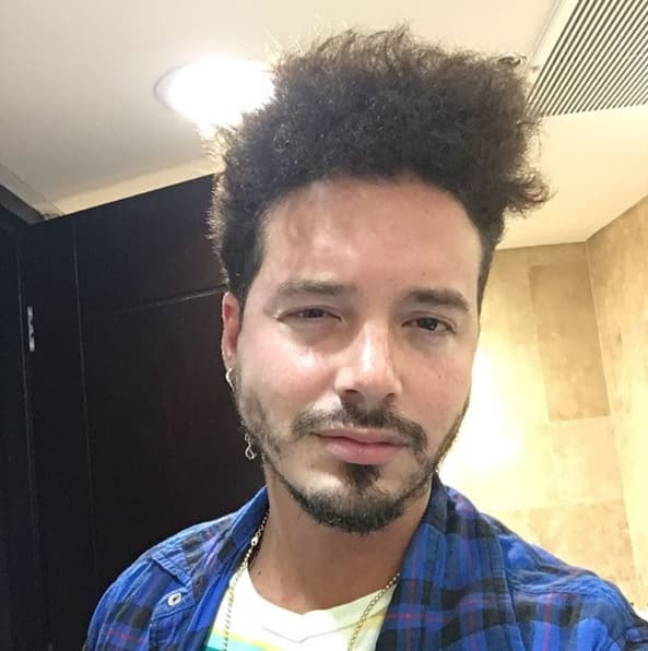 J Balvin le ha robado el corazón a sus fans. Este año tiene seis nominaciones a Premio Lo Nuestro.