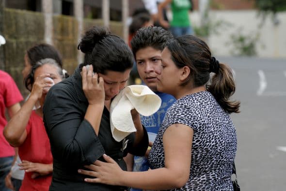 El estudio, que contó con la colaboración de la Policía Nacional Civil (PNC) y la representación de la Organización Panamericana de la Salud en El Salvador, indica que un 89 por ciento de las víctimas fueron hombres y un 80 por ciento de los crímenes se perpetraron con armas de fuego.