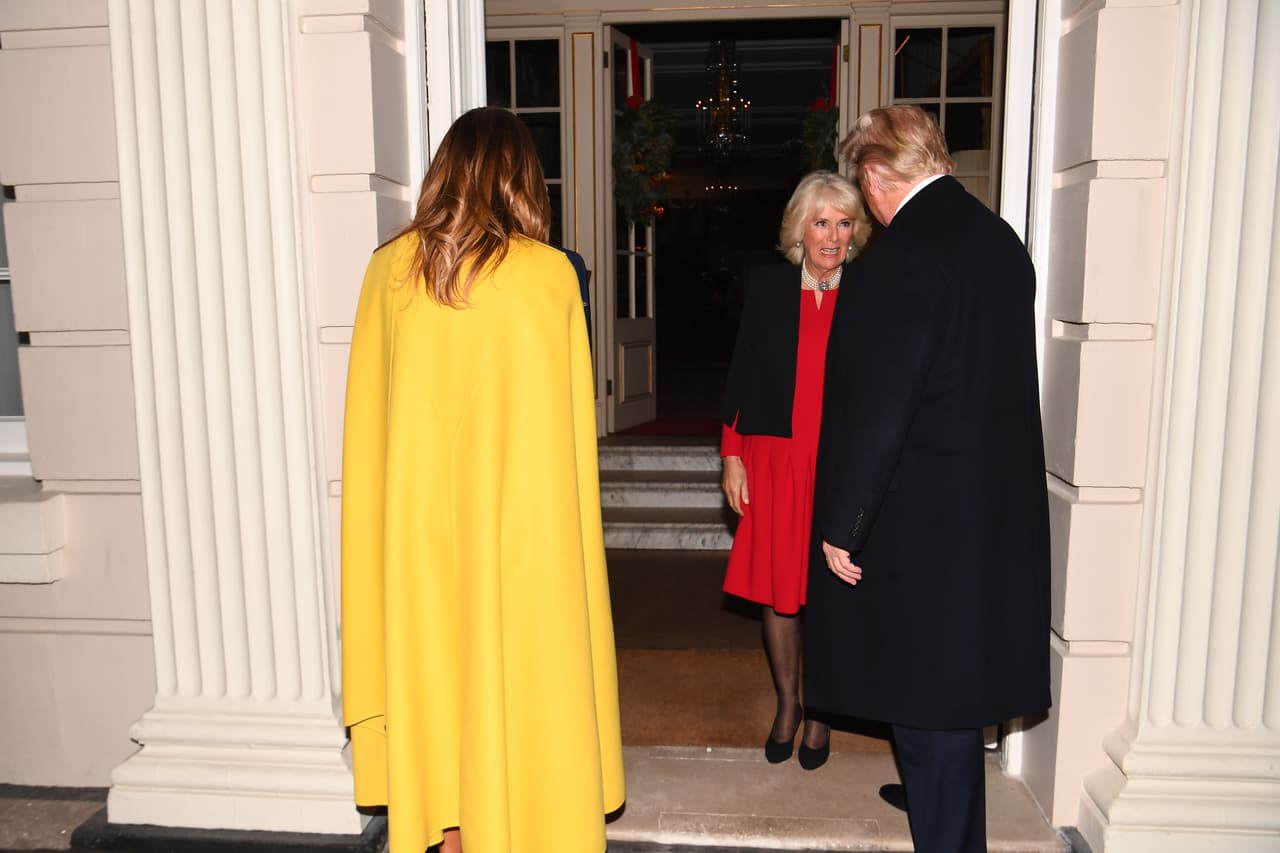 Melania y Donald Trump se reunieron esta tarde del martes 3 de diciembre para tomar el té con los duques de Cornualles, informó Express.
<br>