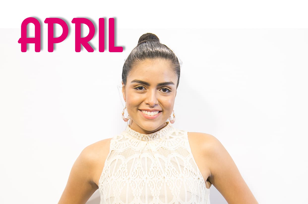 April es mexicana y sus dos pasiones son el boxeo y cantar.