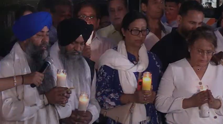 La vigilia fue encabezada por ministros de la comunidad Punjabi Sikhs, de la que la familia Singh era parte.