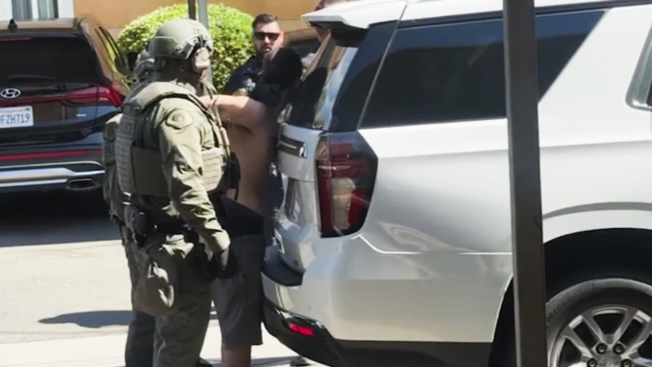 Arrestan a Rosendo Gutiérrez tras 14 horas de enfrentamiento en Porterville; no hubo heridos