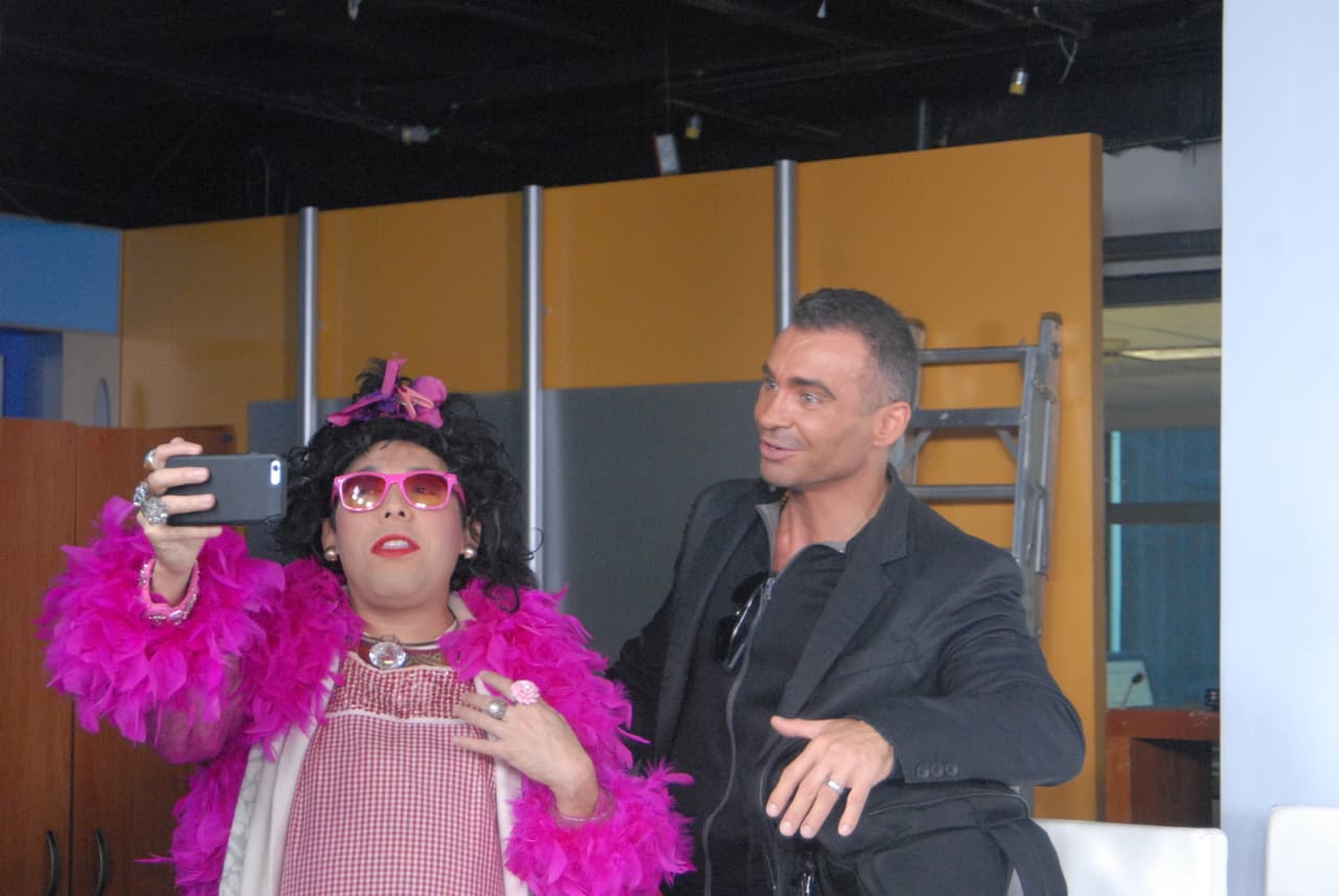 Doña Rosa también se tomó una 'selfie' con el guapísimo Diego Di Marco.