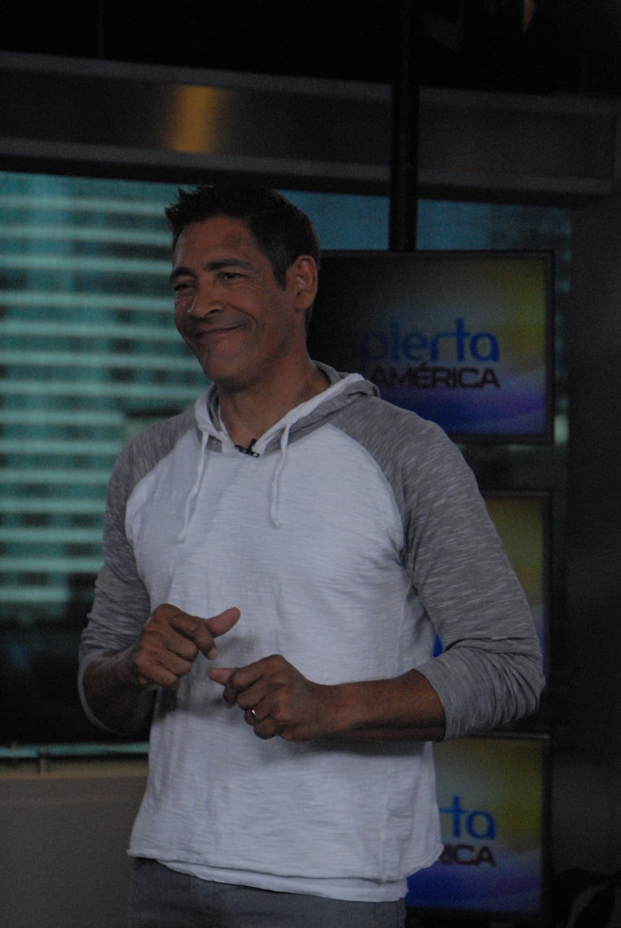 Johnny hizo un viaje relámpago a México y su visita fue una cascada de emociones.