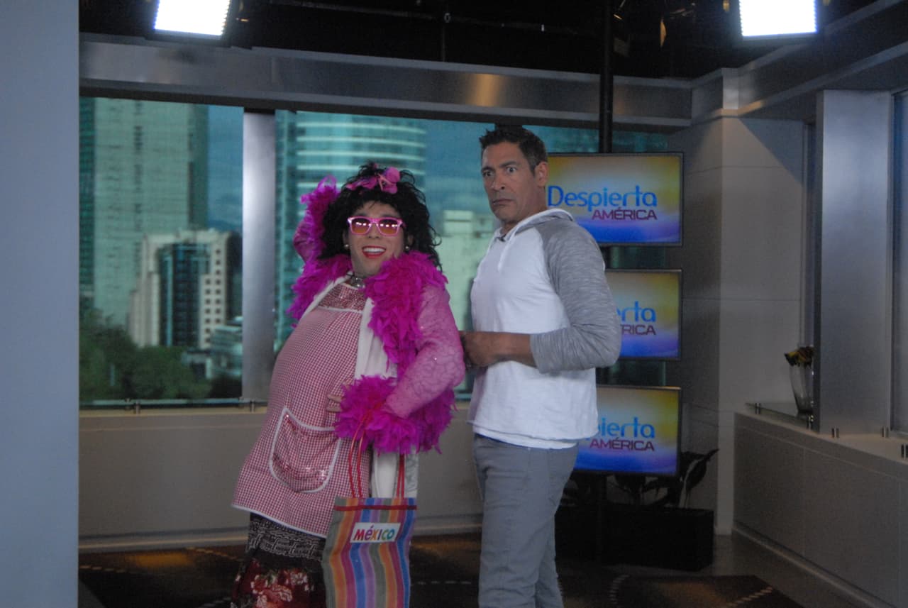 Incluso le compró un regalito muy especial.