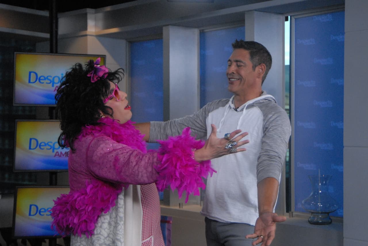 Johnny rechazó la tentadora propuesta y a cambio le dio un abrazo.