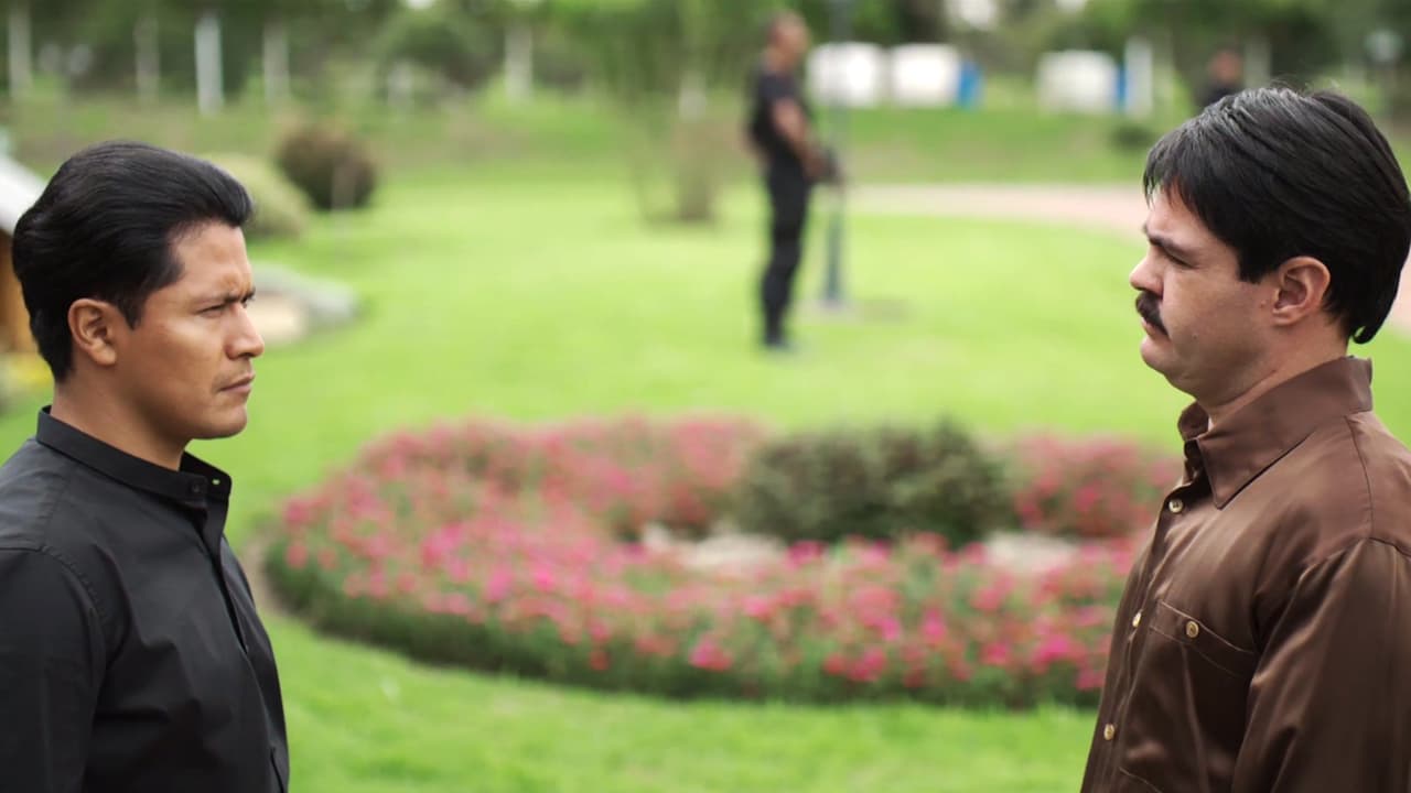 Unarmed, ‘El Chapo’ and ‘El Cano’ stared at each other after many battles.