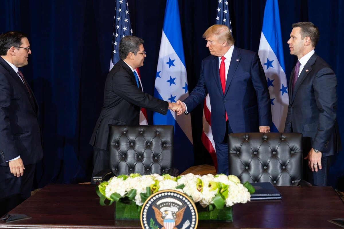 Honduras llega a un acuerdo con el gobierno de Trump para recibir a solicitantes de asilo