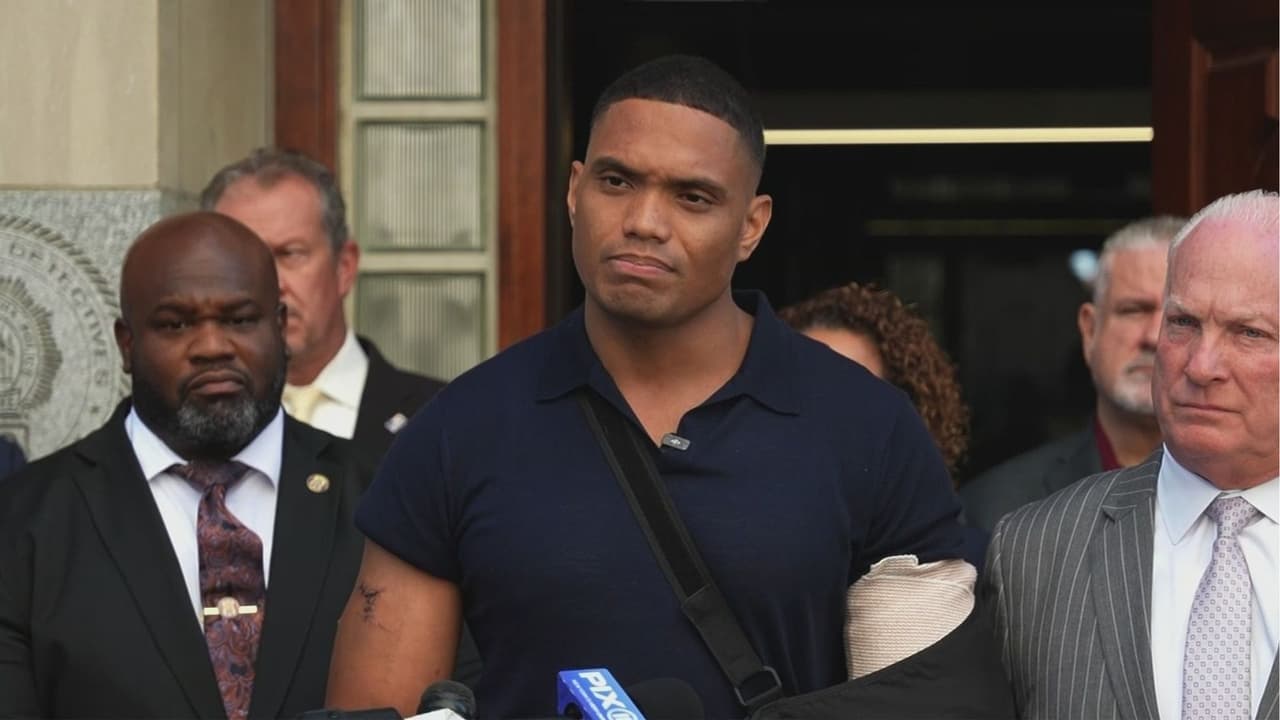"Mi familia está feliz porque estoy vivo": Detective apuñalado durante un robo en Nueva York ofrece sus primeras declaraciones