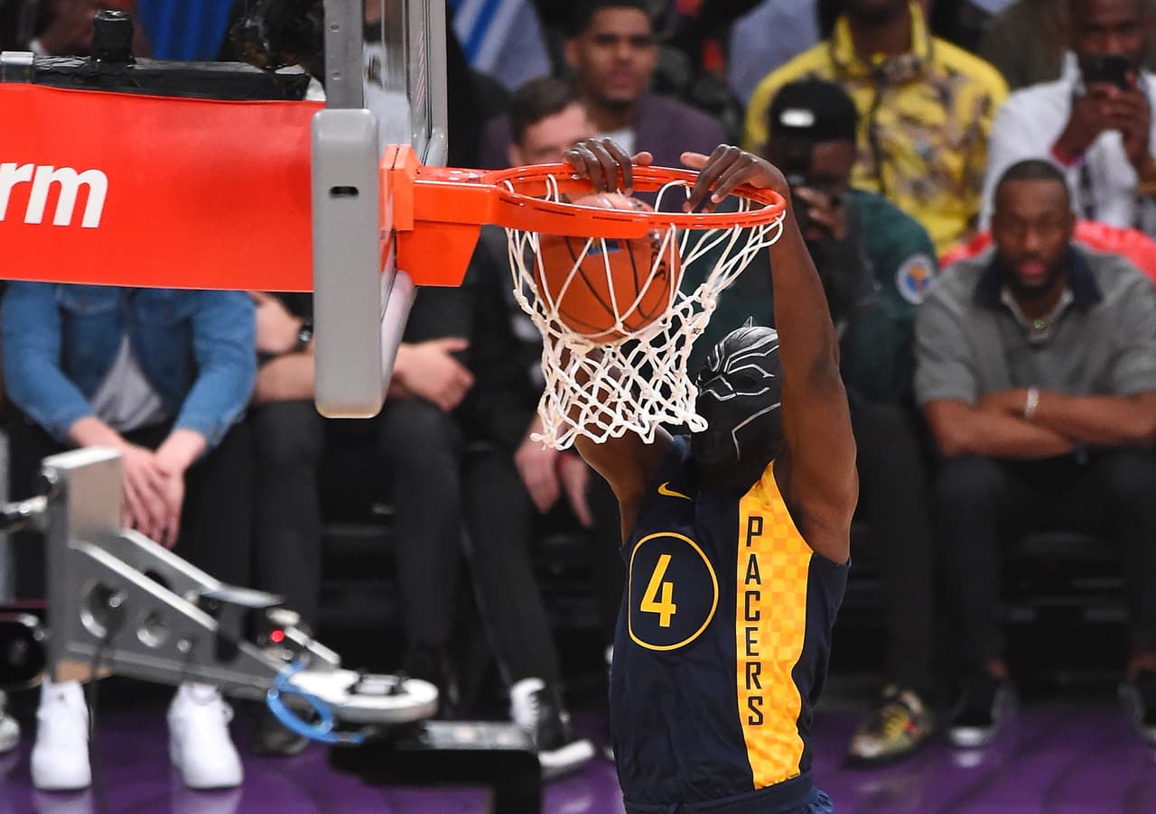 Donovan Mitchell, jugador del Utah Jazz, se convirtió en campeón del concurso de clavadas al vencer a Nance Jr. por 98-96. Te presentamos las mejores ejecuciones de la noche.