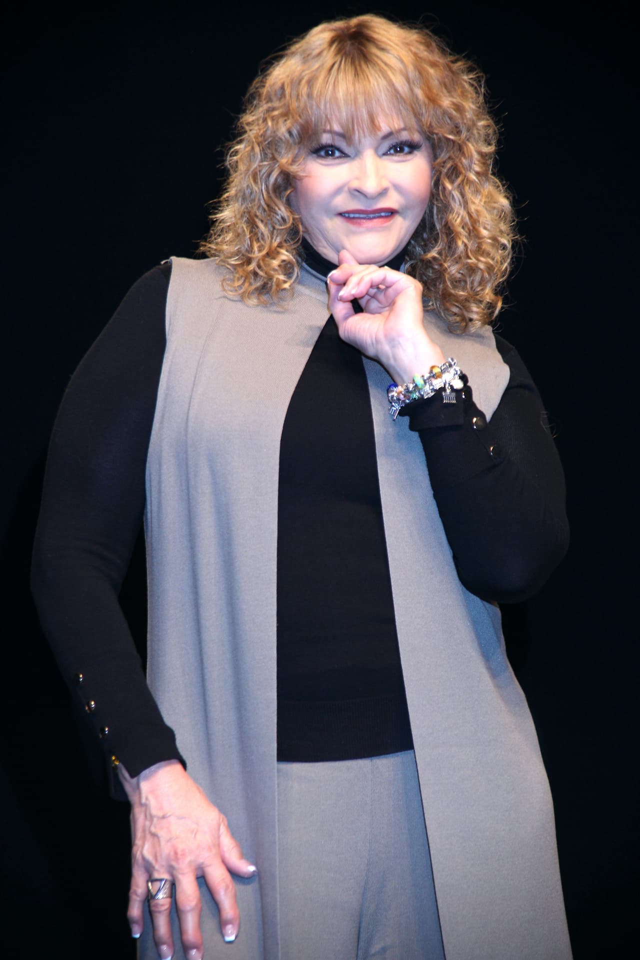 Una anécdota sobre la versión original de la telenovela surgió durante una entrevista que la actriz tuvo en el programa 'Hoy' (2021).
<br>
<br>Ahí confesó que su productor, Valentín Pimstein, les pedía que las cachetadas entre ella y Verónica fueran reales y por eso se originó un incidente durante una escena: "En una chateda con Vero yo era la que le pegaba, ella no me pegaba a mí, pero le dio tanto coraje que me la regresó".