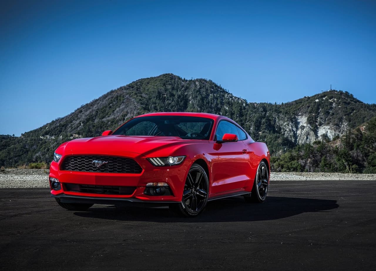 <h3 class="cms-H3-H3"><b>Ford Mustang</b></h3>
<br>
<br>Modelo 2015 fabricado en la planta de Ford en Flat Rock, Michigan entre el 14 de febrero de 2014 y el 30 de abril de 2015.