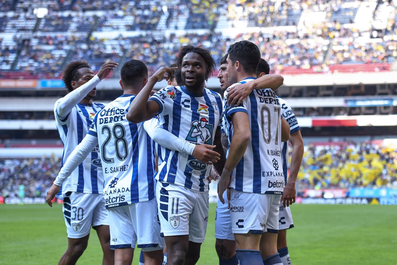 Pachuca fue contundente y se metió al estadio Azteca para derrotar a un América que se hunde en la clasificación.