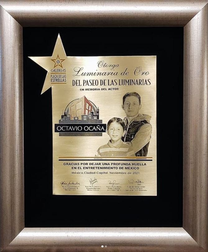 "Él aquí puso sus huellas cuando estaba muy chiquitito y tiene como cinco o cuatro años atrás que regresó, se tomó una foto justo ahí en sus huellas ya grande, 
<b>orgulloso de que ahí estaban sus huellas</b>", reiteró. 
<br>