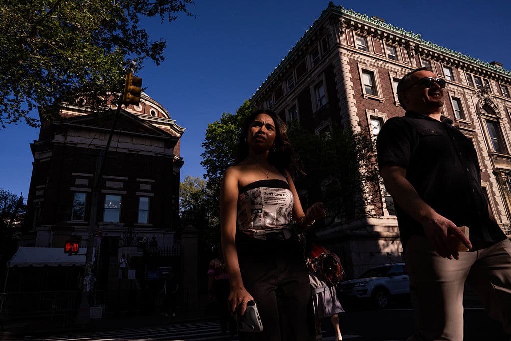 La Universidad de Columbia despide a cerca de 180 empleados tras recortes de fondos de la administración Trump 