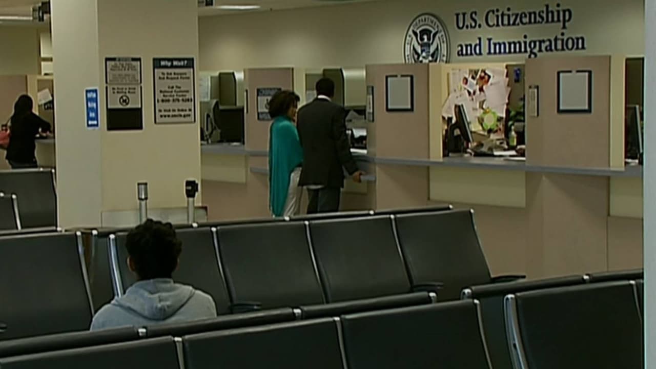 DHS propone restricciones a permisos de trabajo para inmigrantes