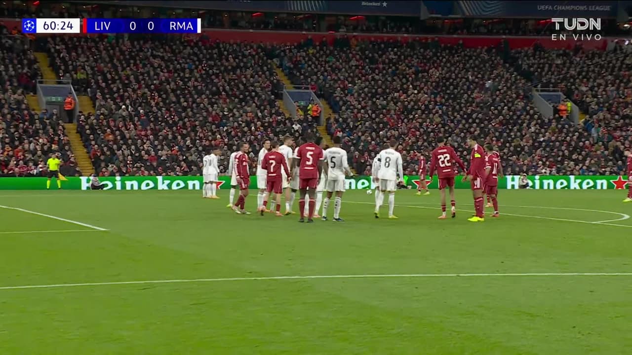 ¡GOL!  anota para Liverpool. Alexis Mac Allister