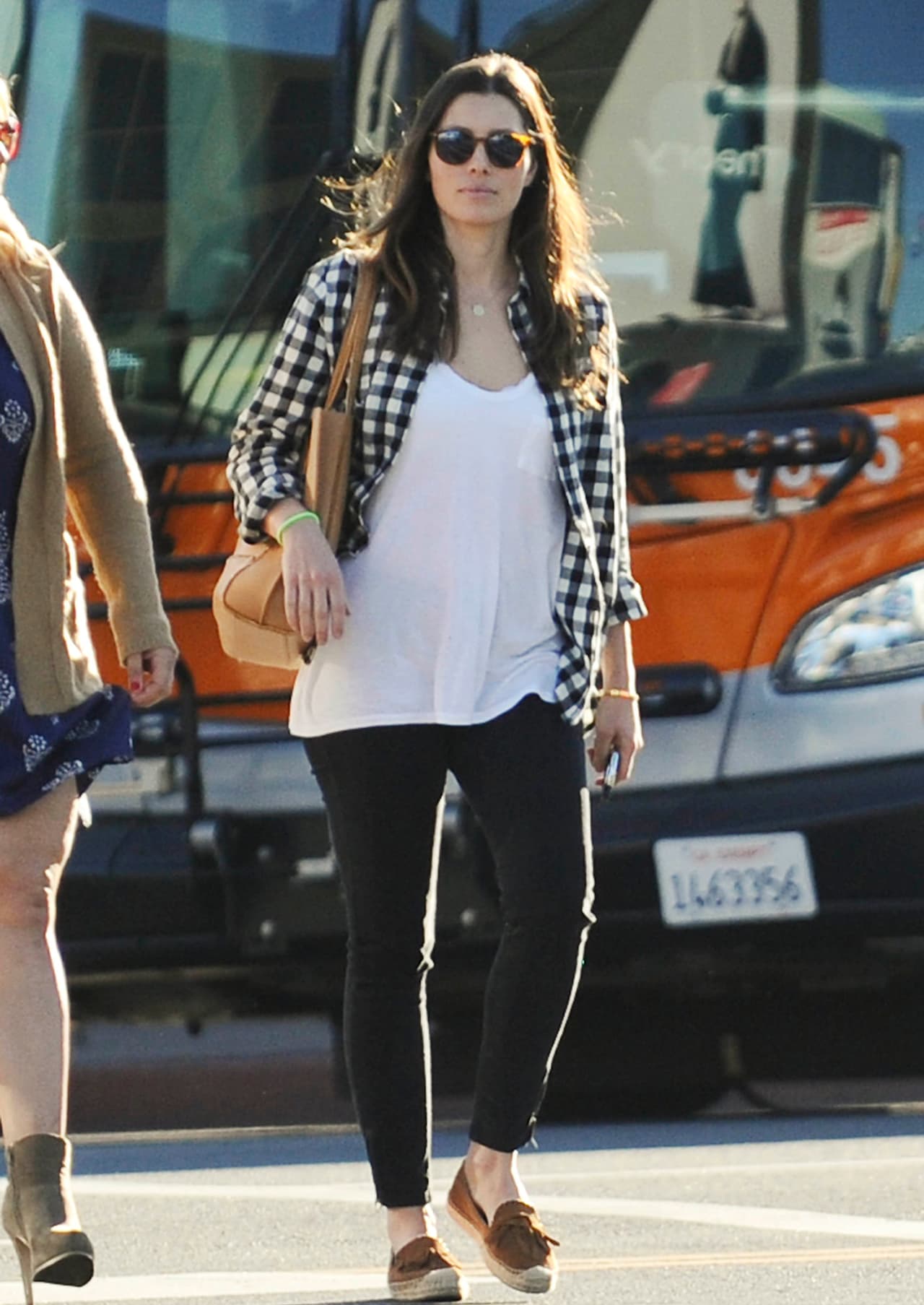 Biel vistió un atuendo súper relajado para estar cómoda todo el tiempo.