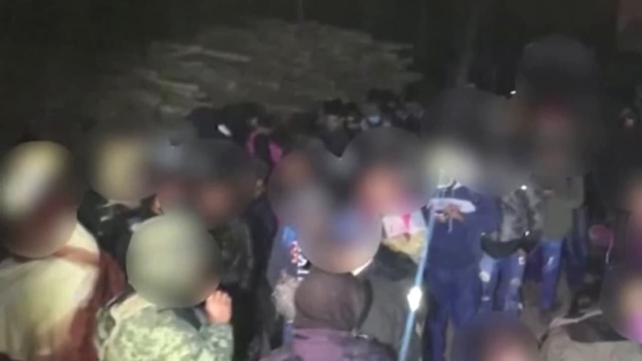 <b>Mira también - En video: </b>Encuentran a más de 200 migrantes hacinados dentro de una bodega en México