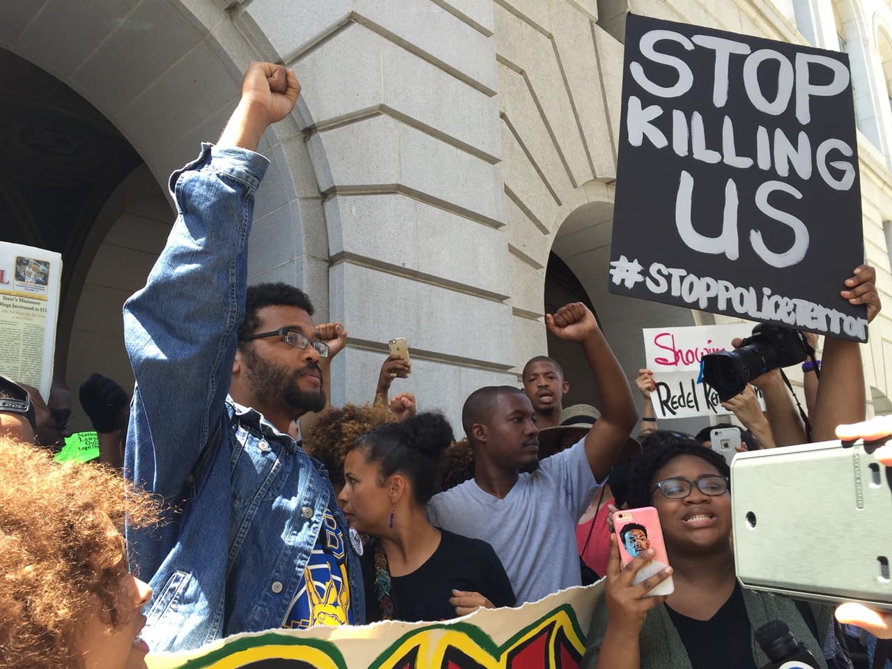 Crece la tensión en Los Ángeles tras la absolución de un policía por la muerte de una afroamericana