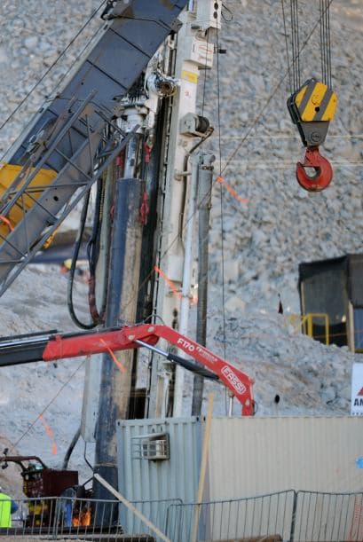 El ministro Golborne dijo que el operativo podría comenzar antes de la hora señalada. "Si es posible y el cemento fragua antes de los previsto y no tenemos inconvenientes y si se pudiera adelantar, sería maravilloso", afirmó.