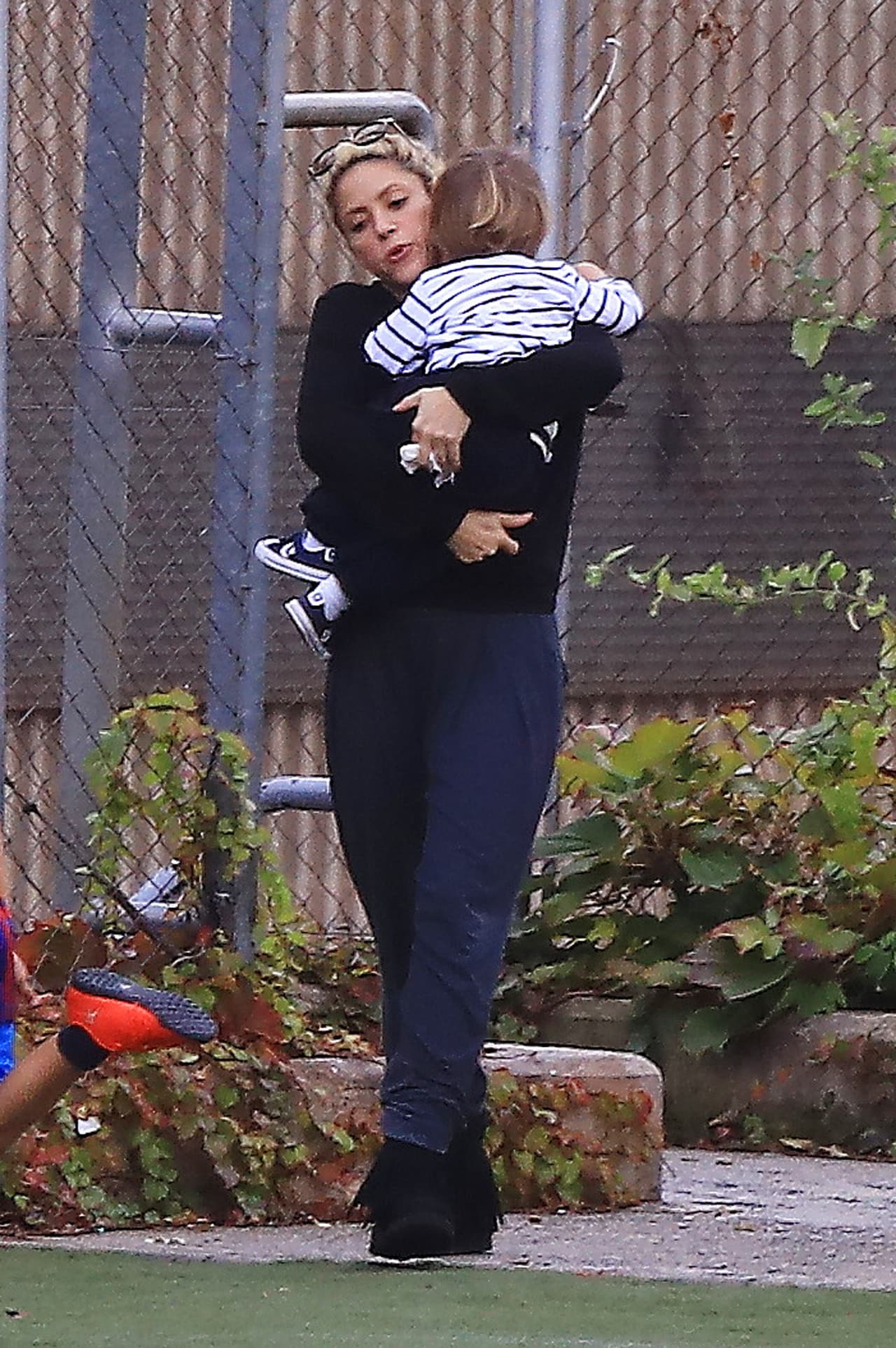 La diva llevaba a su nene en brazos.