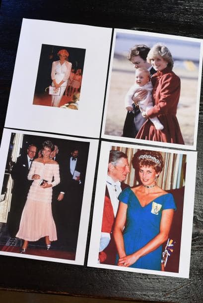 Los vestidos datan de los años 1980 y 1990.