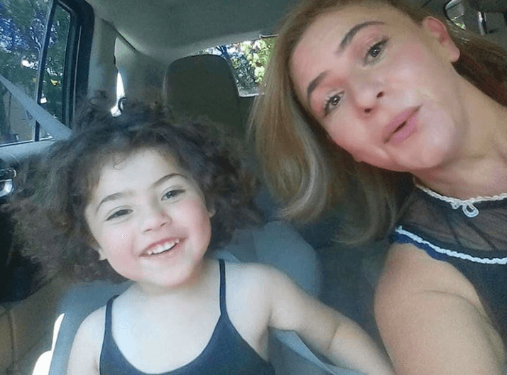 Comparte lo enamorado que está de su esposa e hija.