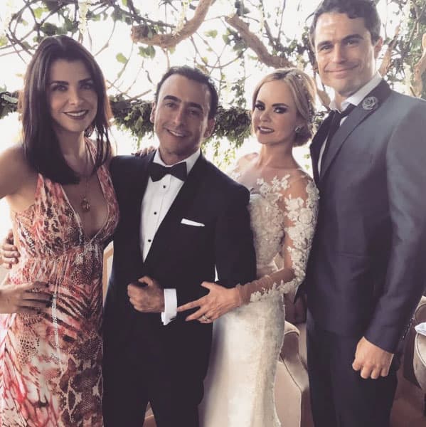 En agosto del mismo año la pareja asistió a la boda de Adal Ramones con Karla de la Mora y de esta manera se oficializó su romance.