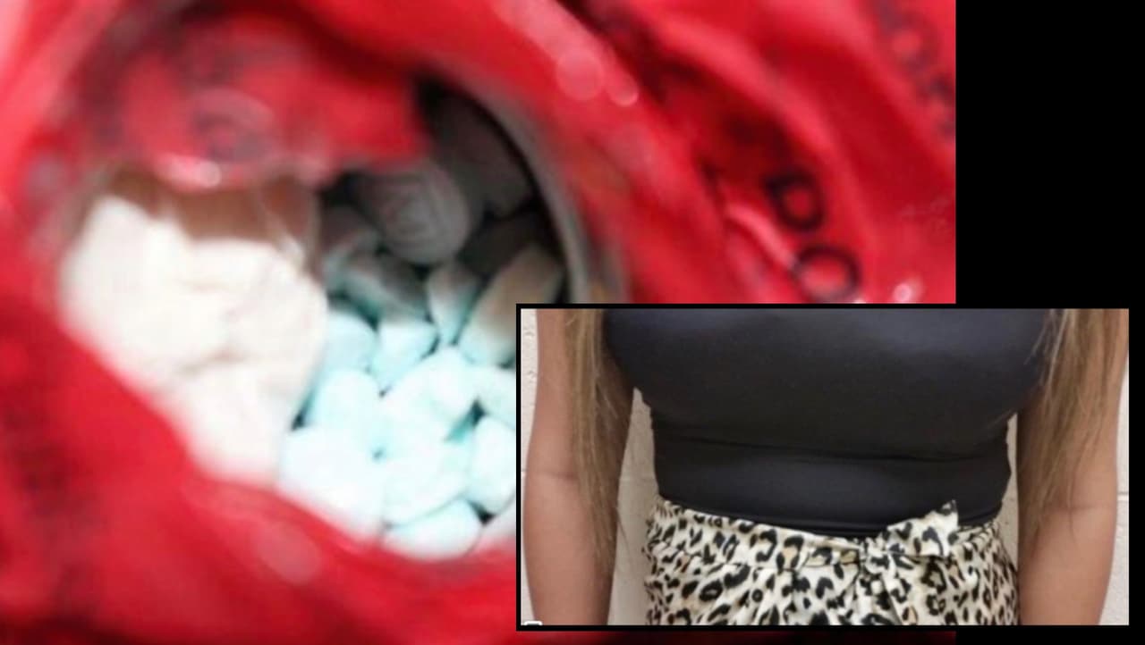 Más de 22,000 pastillas de fentanilo en el marco de un andador empujado por un hombre adulto y 6,000 pastillas de fentanilo escondidas en las áreas del pecho/ingle de una mujer fueron incautados en el puerto fronterizo de Nogales, Arizona.