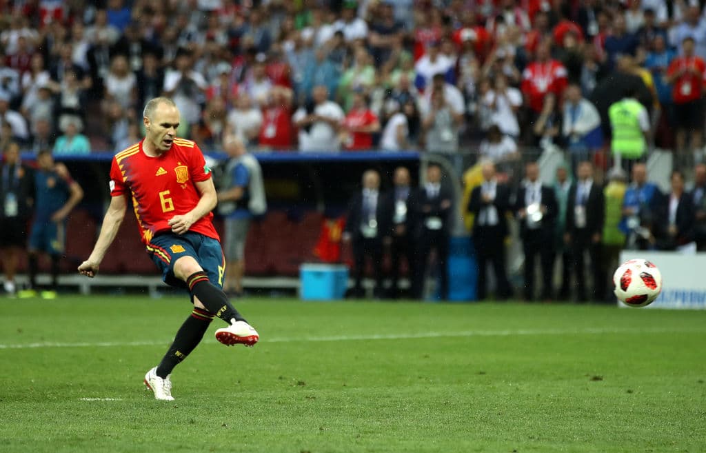 Un título del mundo y dos de Europa, además de 13 goles y 131 partidos por España, es el balance que dejó la carrera internacional de Andrés Iniesta. Tras acabar en el Mundial, se retiró de La Roja.
